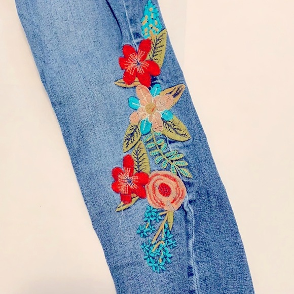 Zara Midrise Floral Embroidered Skinny Jeans Size 2 - Picture 2 of 11